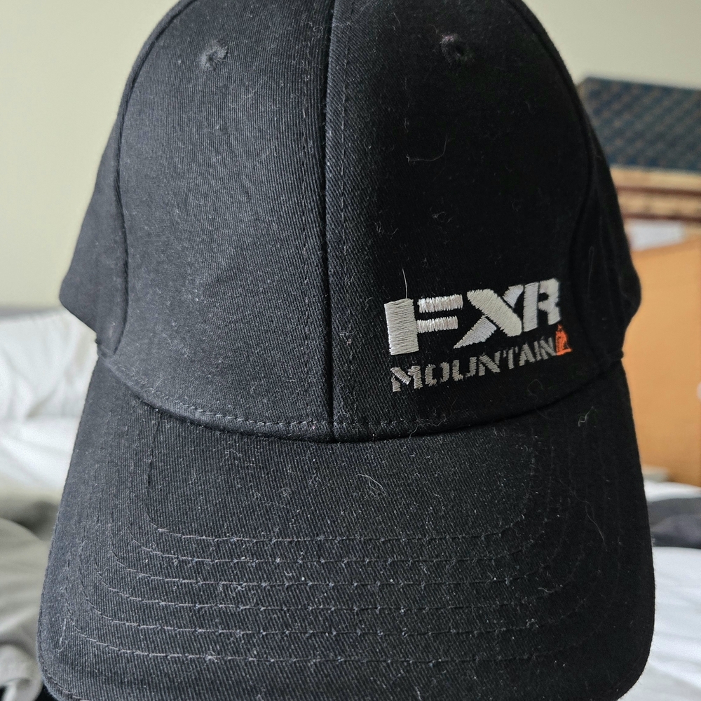 FXR Mountain Black Cap